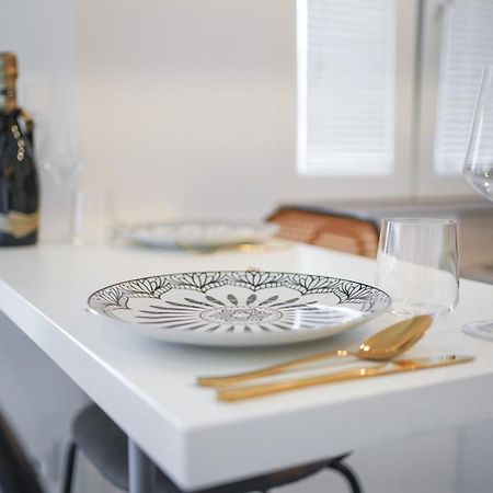 Studio Apartment Smile, Near Beach & Center, Free Parking, Balcony Makarska Bagian luar foto