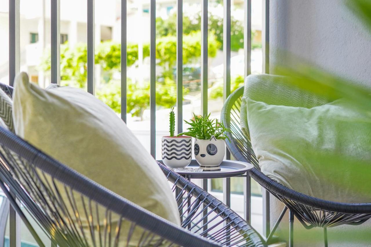 Studio Apartment Smile, Near Beach & Center, Free Parking, Balcony Makarska Bagian luar foto