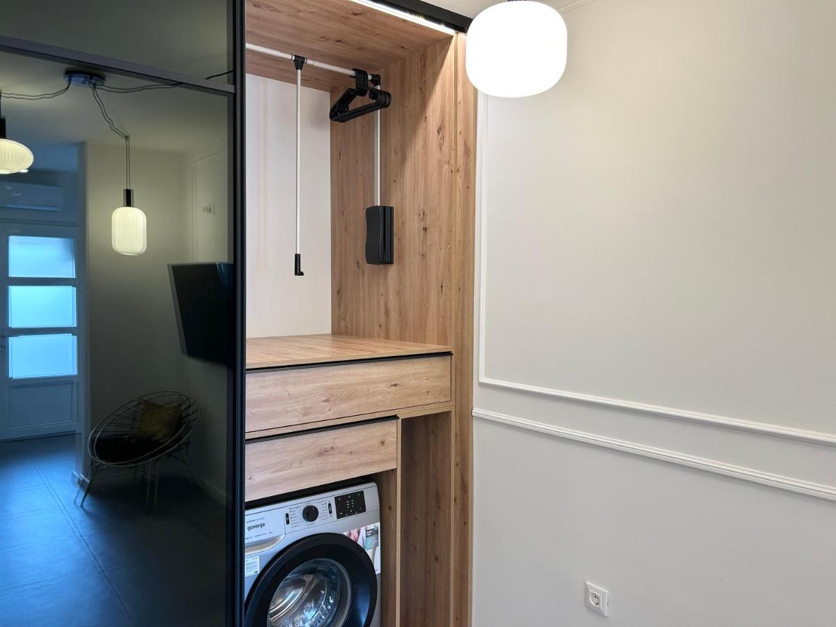 Studio Apartment Smile, Near Beach & Center, Free Parking, Balcony Makarska Bagian luar foto